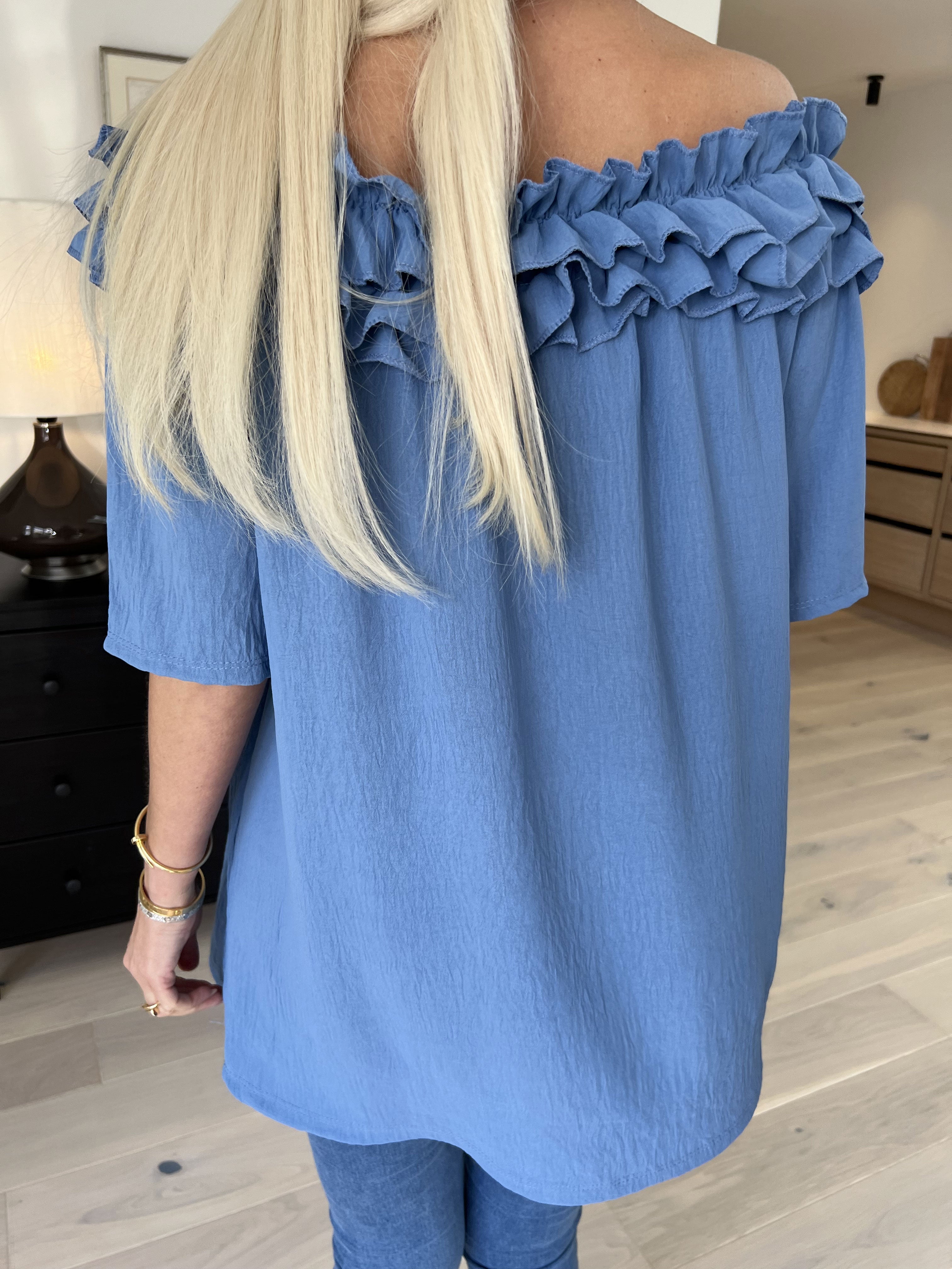 Chili Sleeveless - Finaste tunika med resår och volang i halsen